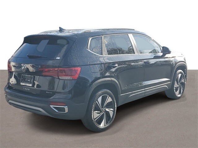 2024 Volkswagen Taos SE photo 4