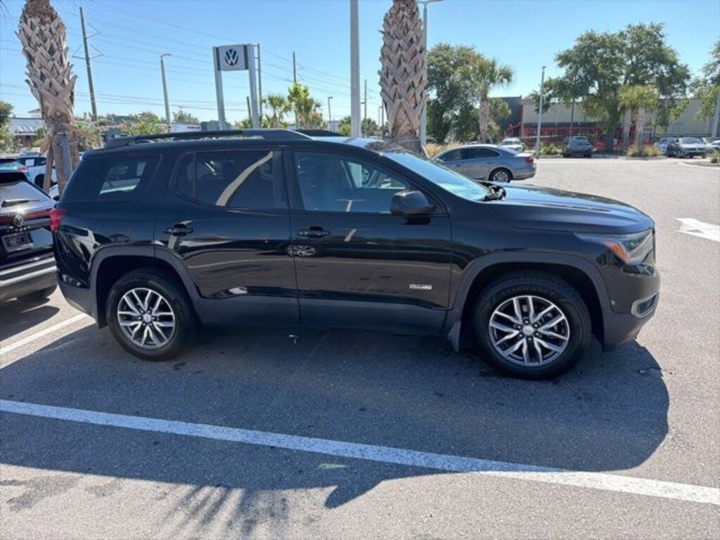 Used 2017 GMC Acadia SLE-2 SUV