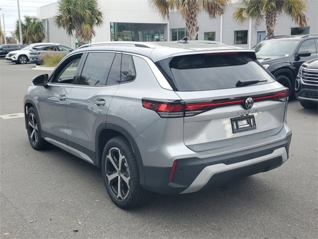 New 2026 Volkswagen Tiguan 2.0T SE SUV