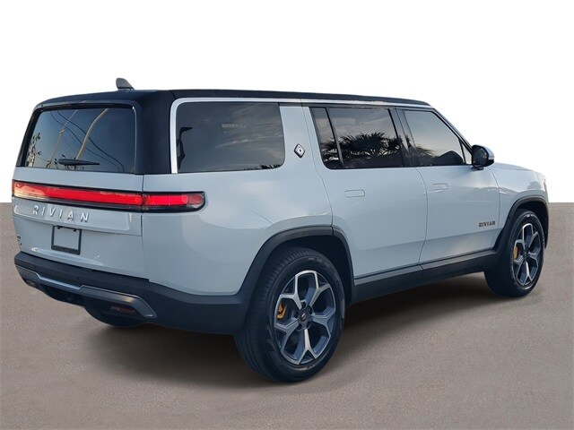 2023 Rivian R1S Adventure photo 4