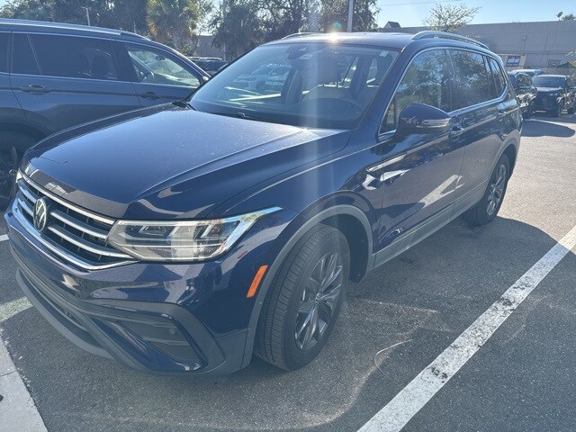 2023 Volkswagen Tiguan SE photo 3