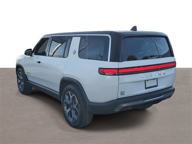 2023 Rivian R1S Adventure photo 3
