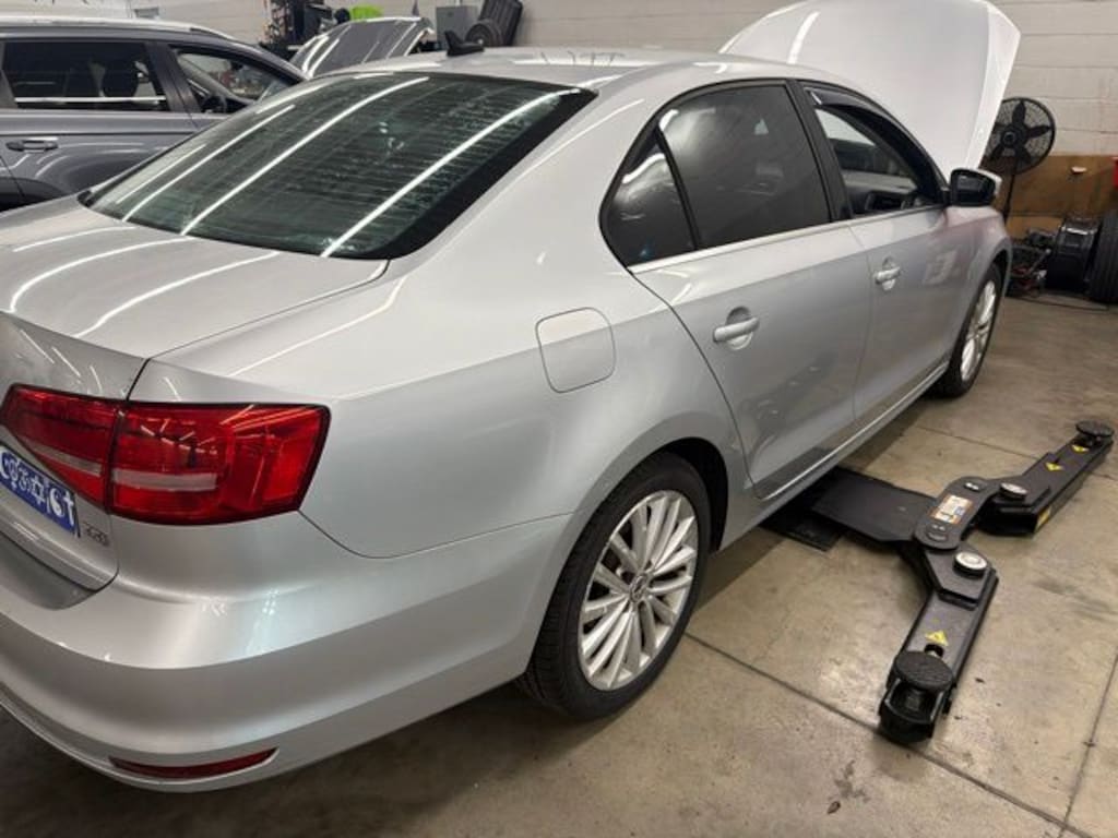 Used 2015 Volkswagen Jetta 1.8T SE Sedan
