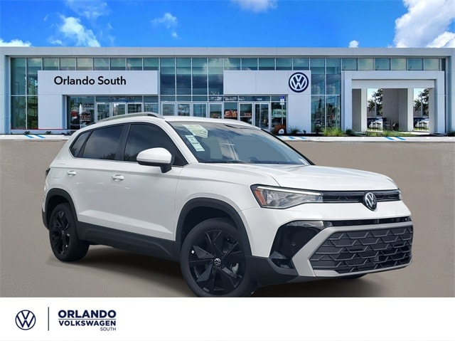 2025 Volkswagen Taos SE's photo