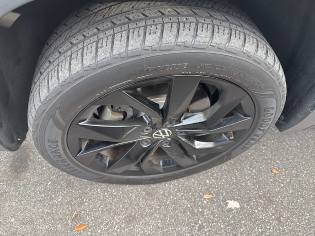 Used 2022 Volkswagen Taos 1.5T SE SUV