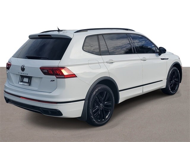 2022 Volkswagen Tiguan SE R-Line Black photo 3
