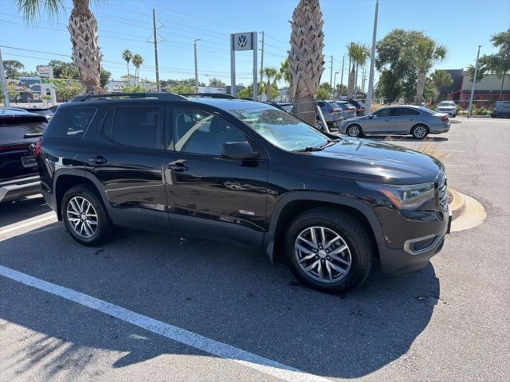 Used 2017 GMC Acadia SLE-2 SUV