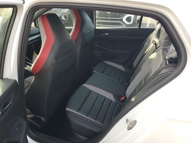 2026 Volkswagen Golf GTI SE - Photo 10