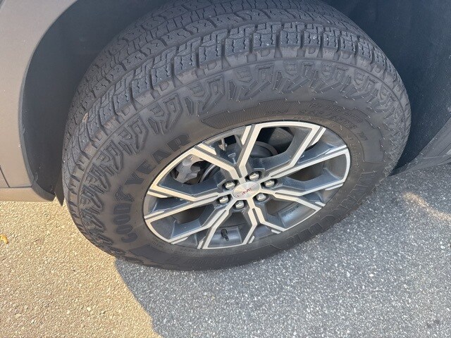 2024 Gmc Acadia AT4 photo 3