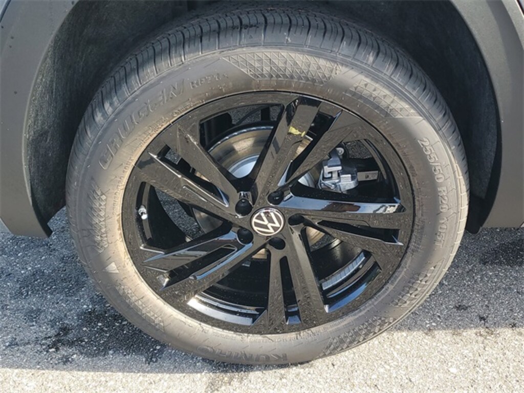 New 2026 Volkswagen Atlas Cross Sport 2.0T SEL R-Line Black SUV