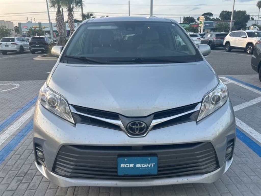 Used 2020 Toyota Sienna XLE Minivan/Van