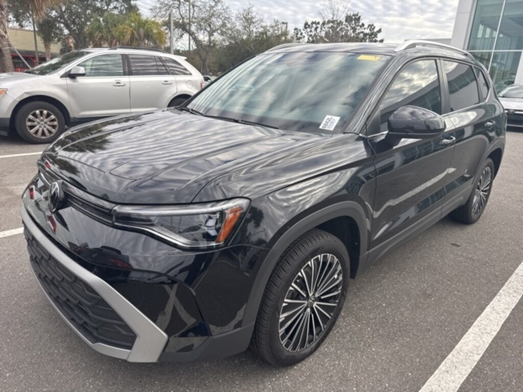 Used 2025 Volkswagen Taos 1.5T SE SUV