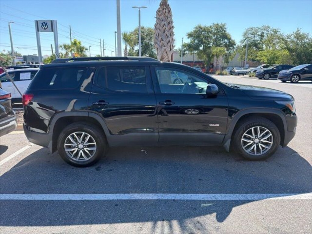 Used 2017 GMC Acadia SLE-2 SUV