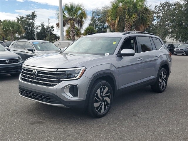 2024 Volkswagen Atlas SE Technology photo 2