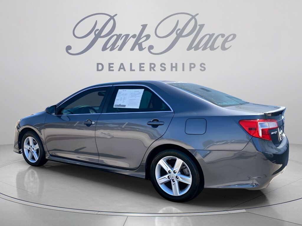 Used 2013 Toyota Camry SE Sedan