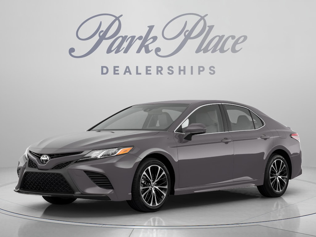 Used 2018 Toyota Camry SE Sedan