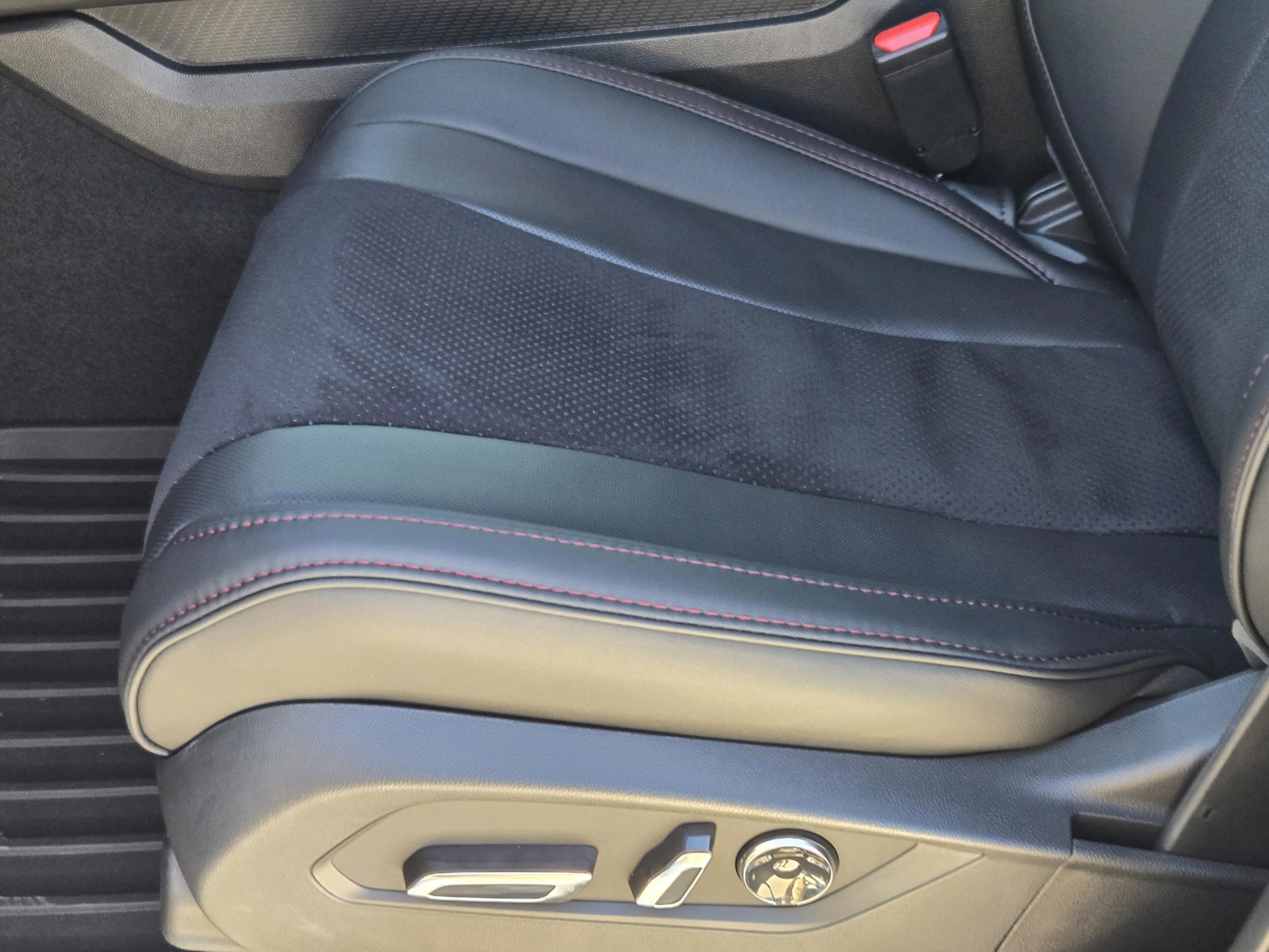 2026 Acura MDX A-Spec Package - Photo 13