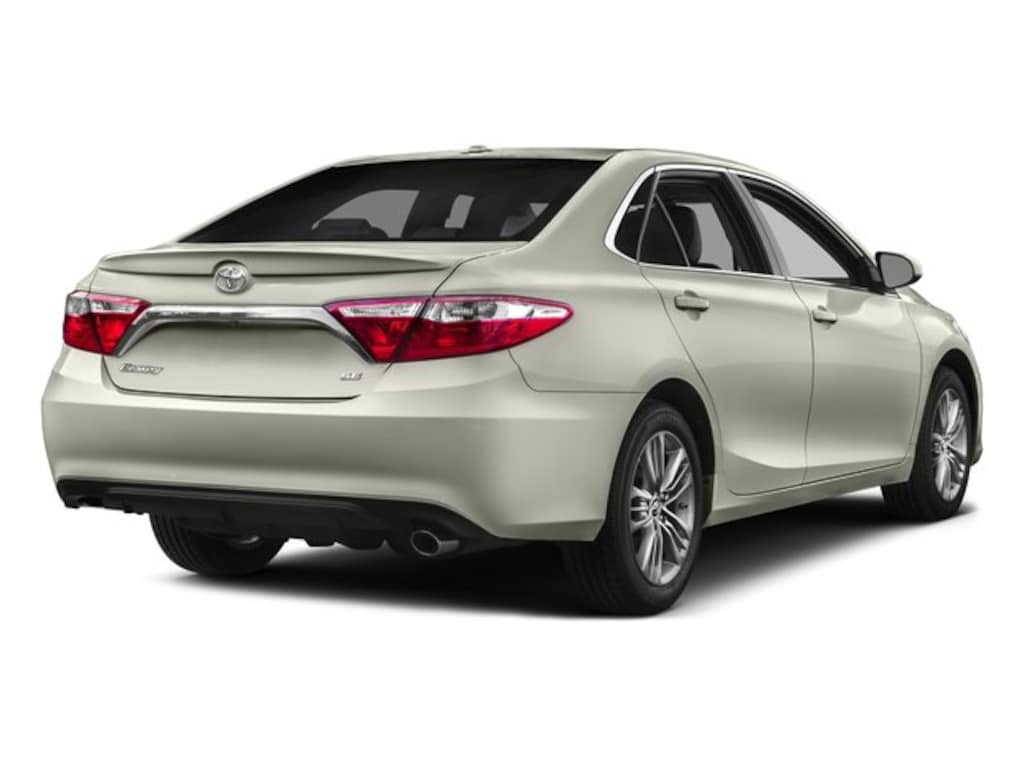 Used 2017 Toyota Camry SE Sedan