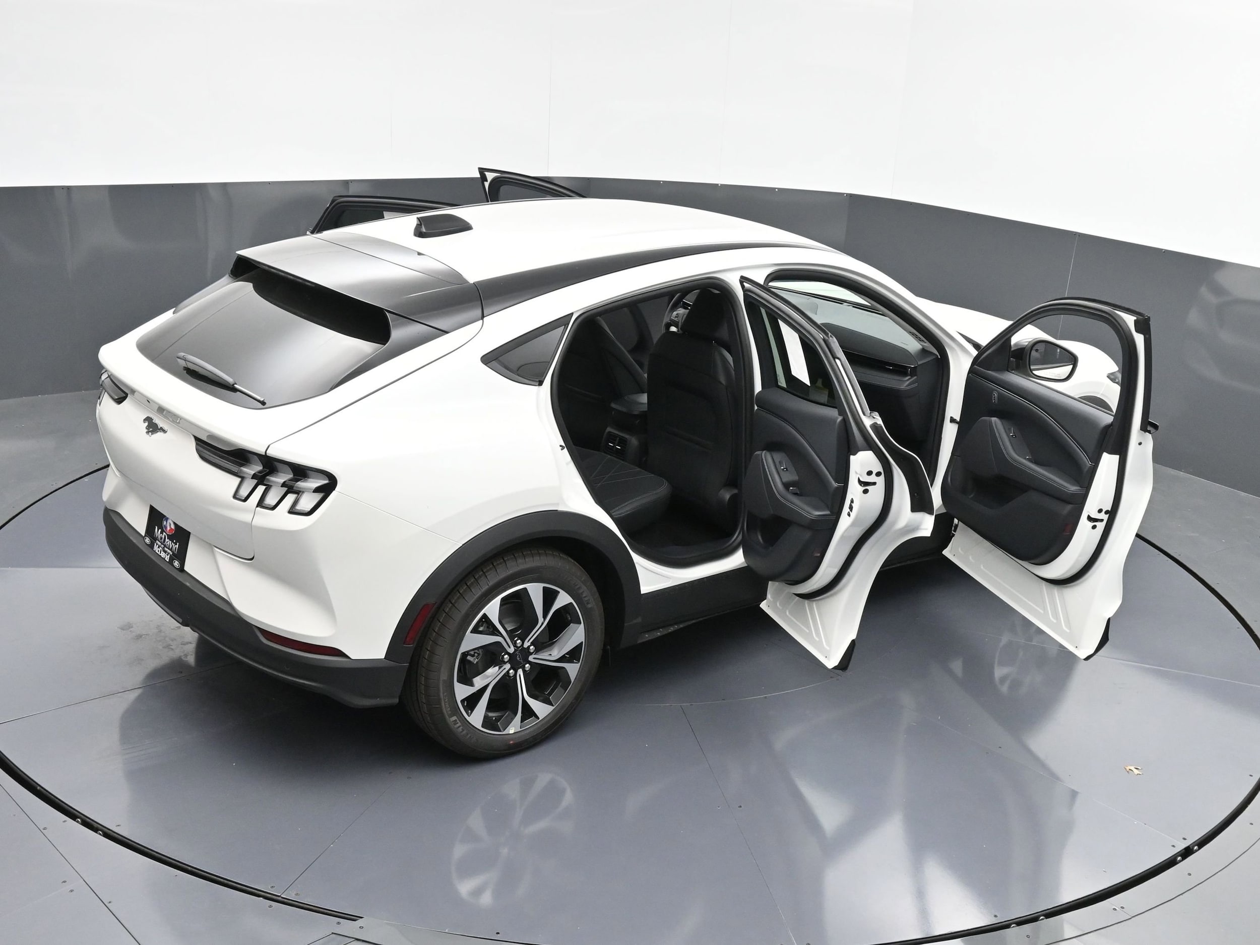 2025 Ford Mustang Mach-E Select photo 4