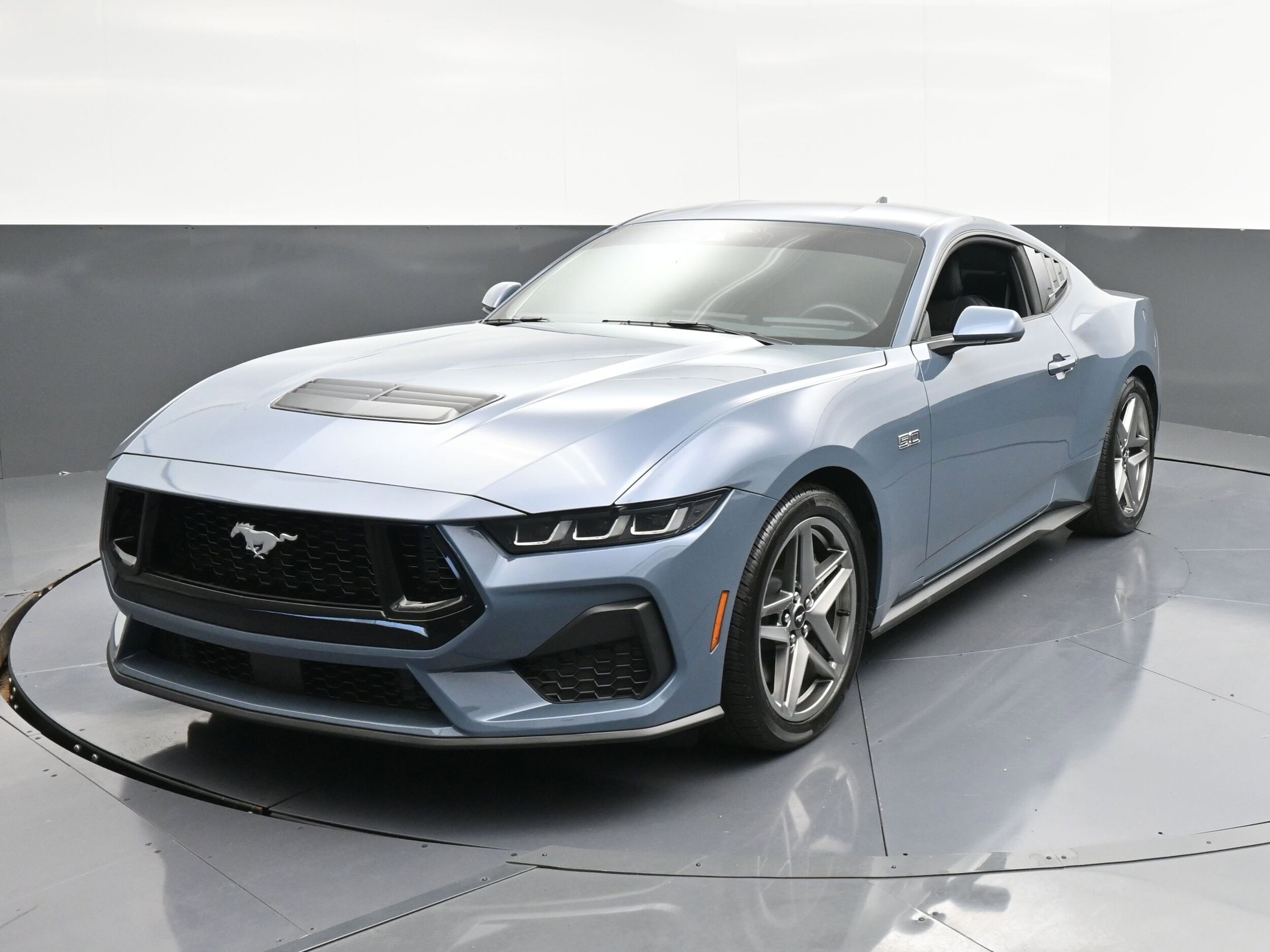 2025 Ford Mustang GT photo 3