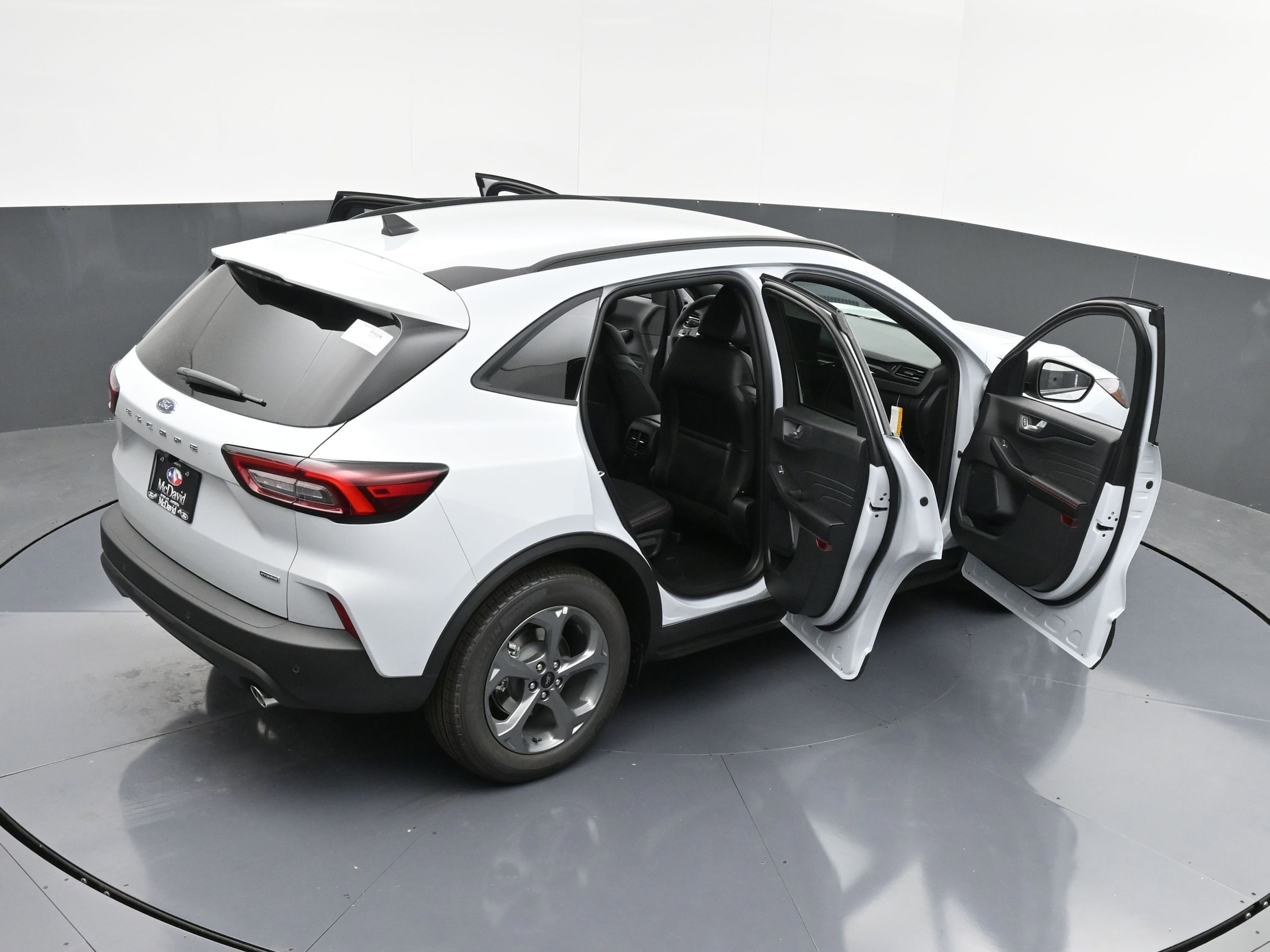 2025 Ford Escape ST-Line photo 4