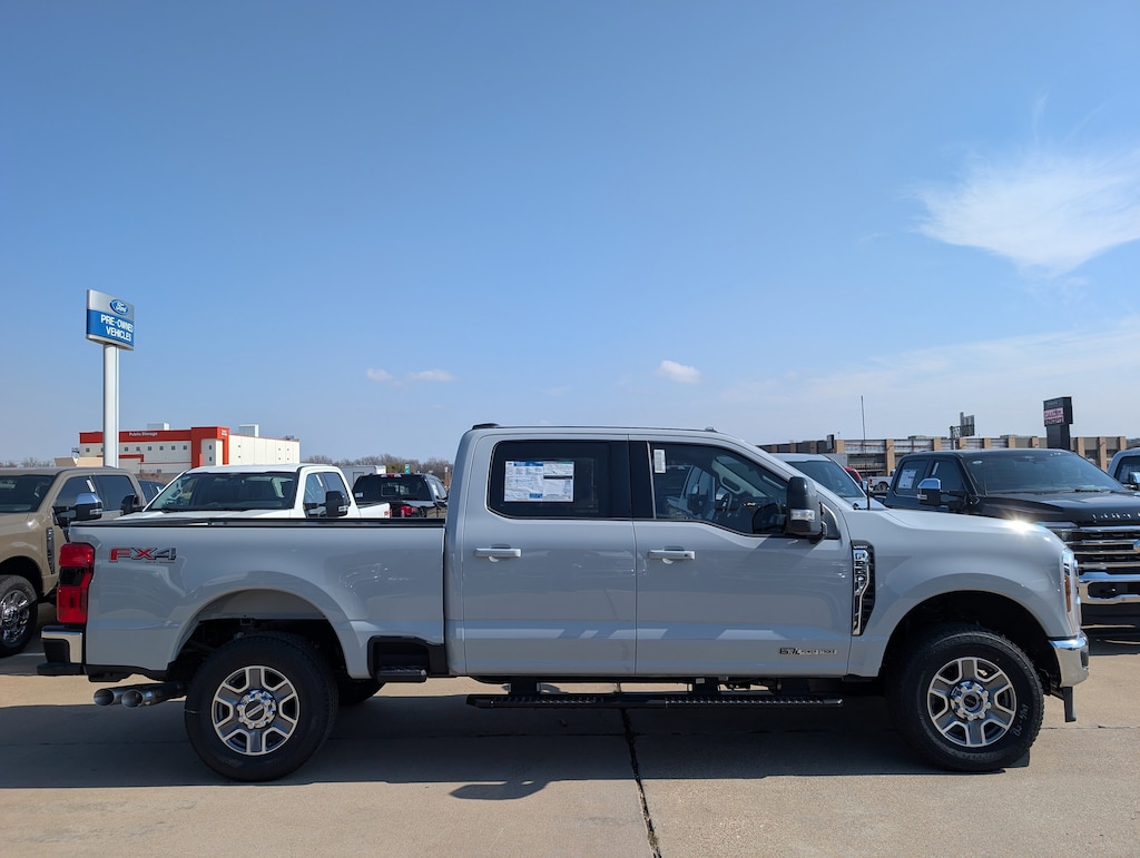 New 2026 Ford F-250 LARIAT Truck Crew Cab