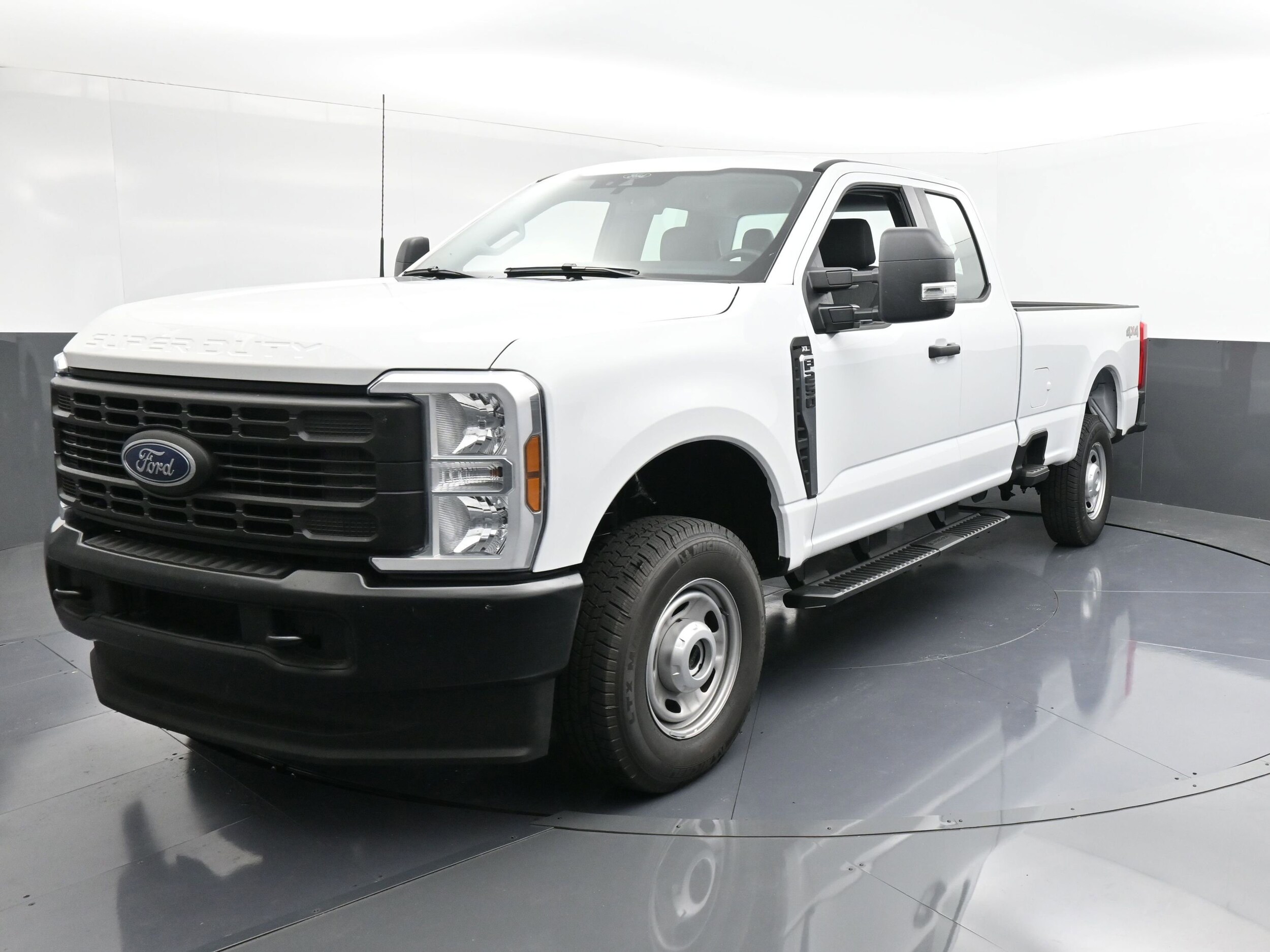 2025 Ford F-250 XL photo 3