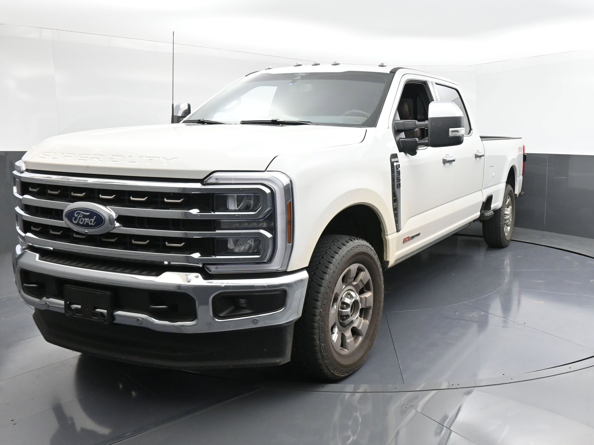 2025 Ford F-350 King Ranch photo 3
