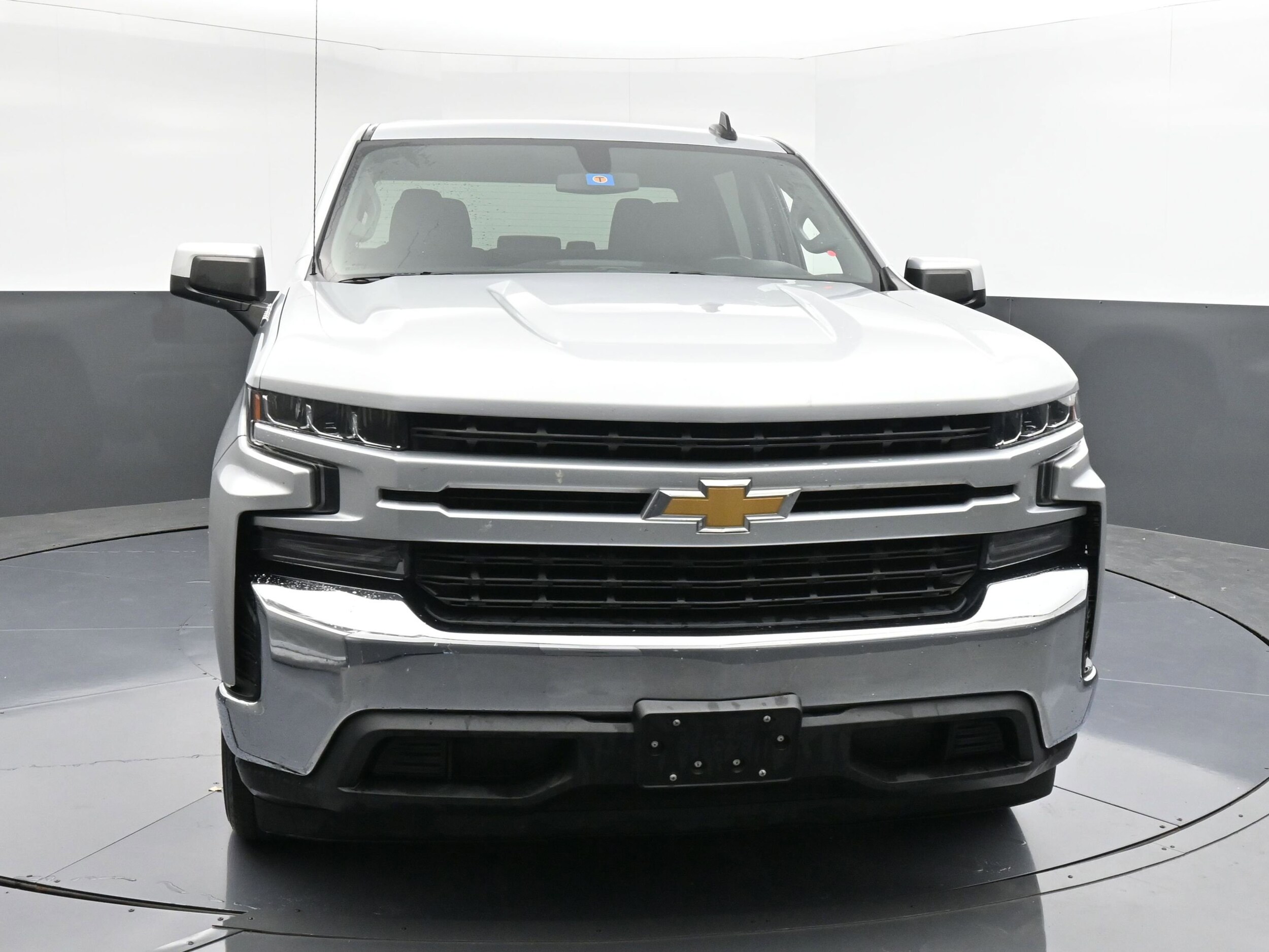 2021 Chevrolet Silverado 1500 LT photo 2