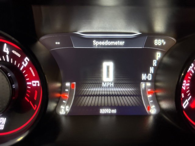 2022 Dodge Challenger SXT photo 2