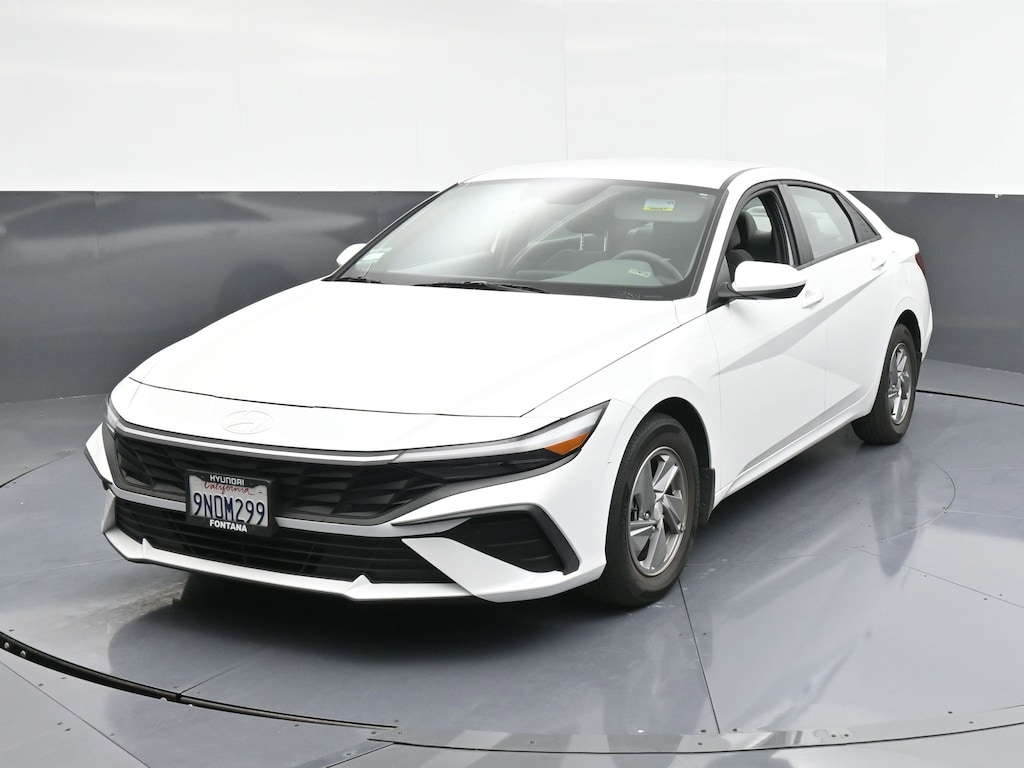 Used 2024 Hyundai Elantra SE Sedan