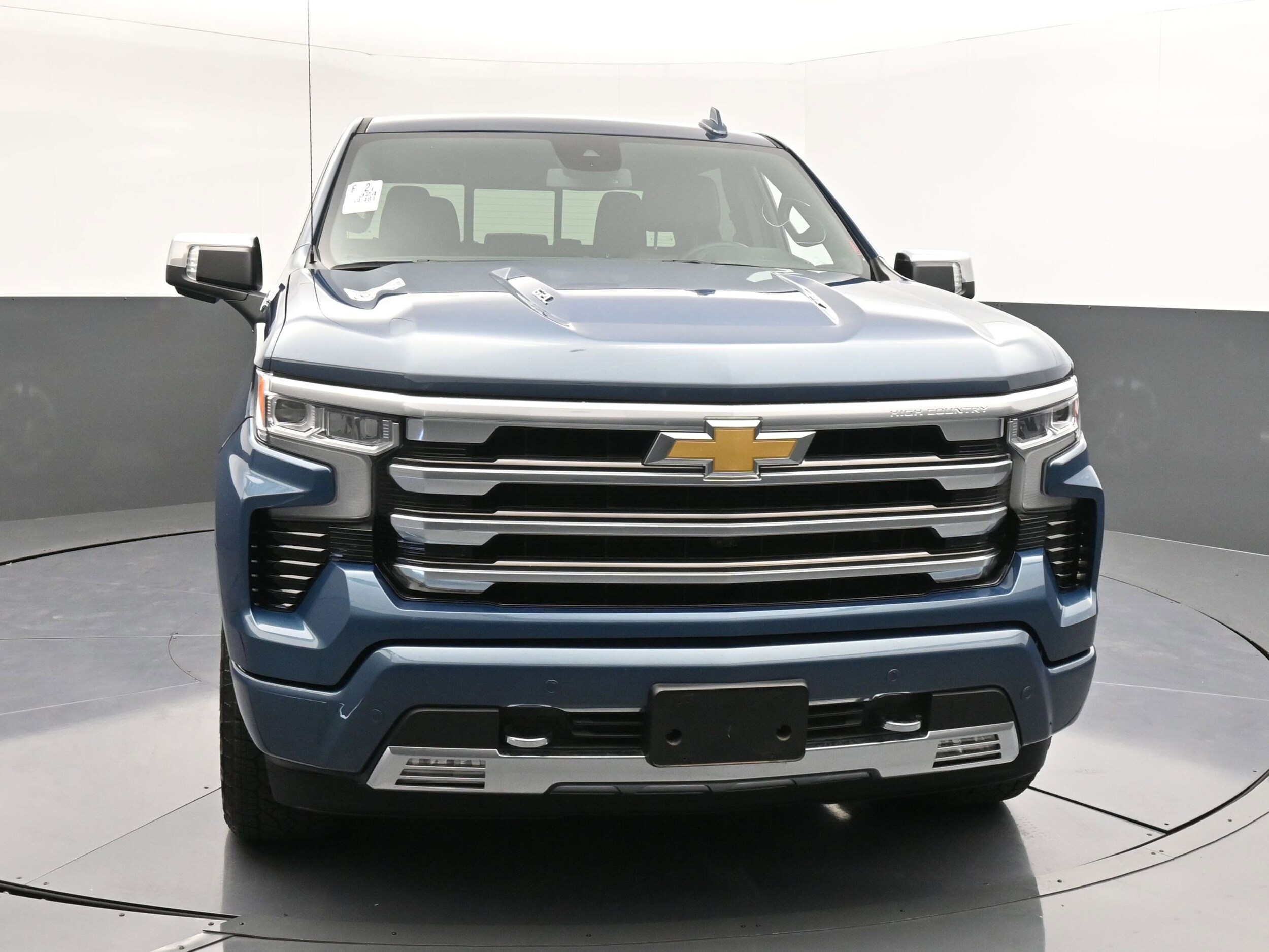2024 Chevrolet Silverado 1500 High Country photo 2
