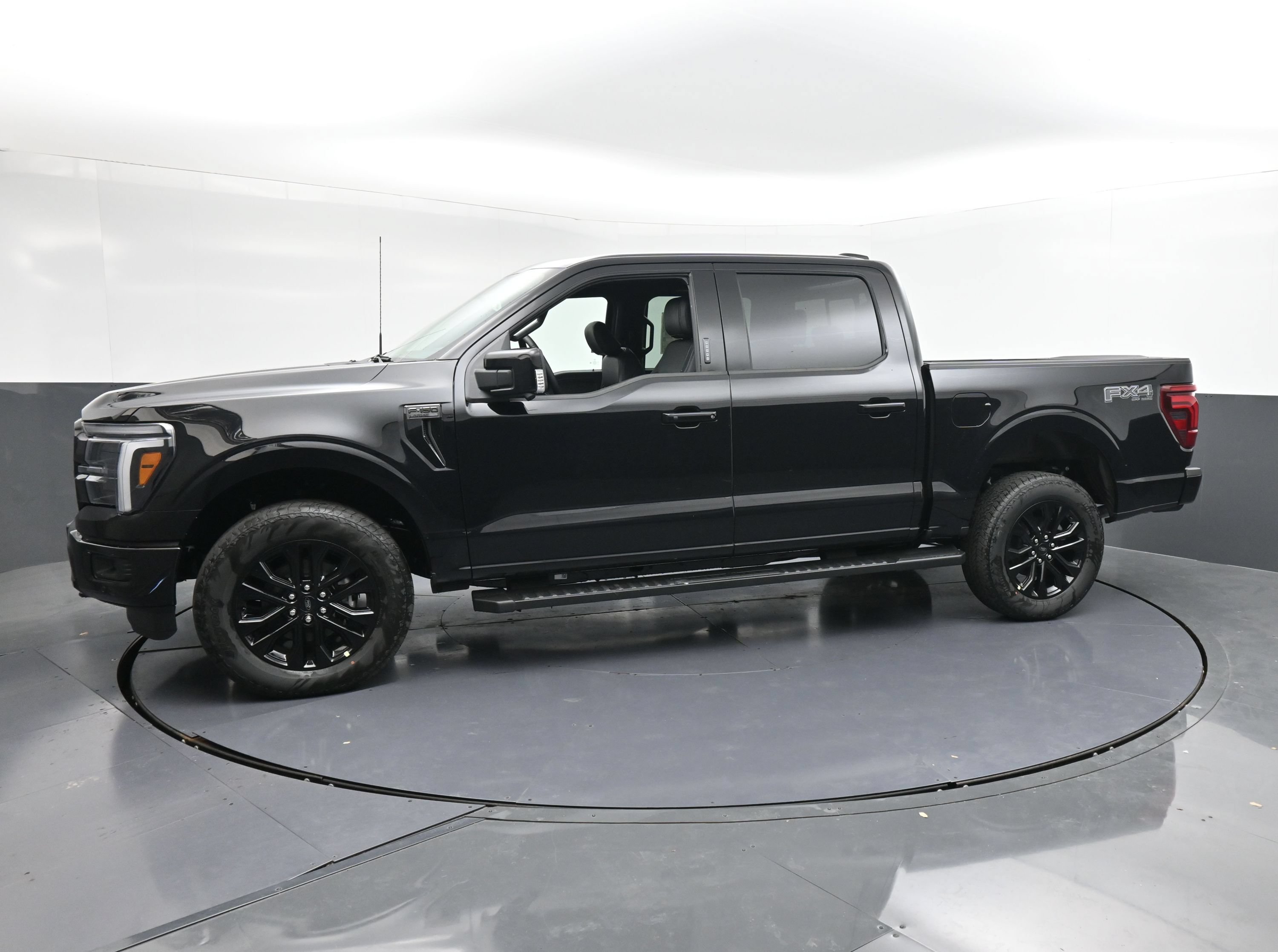 New 2026 Ford F-150 LARIAT Truck SuperCrew Cab