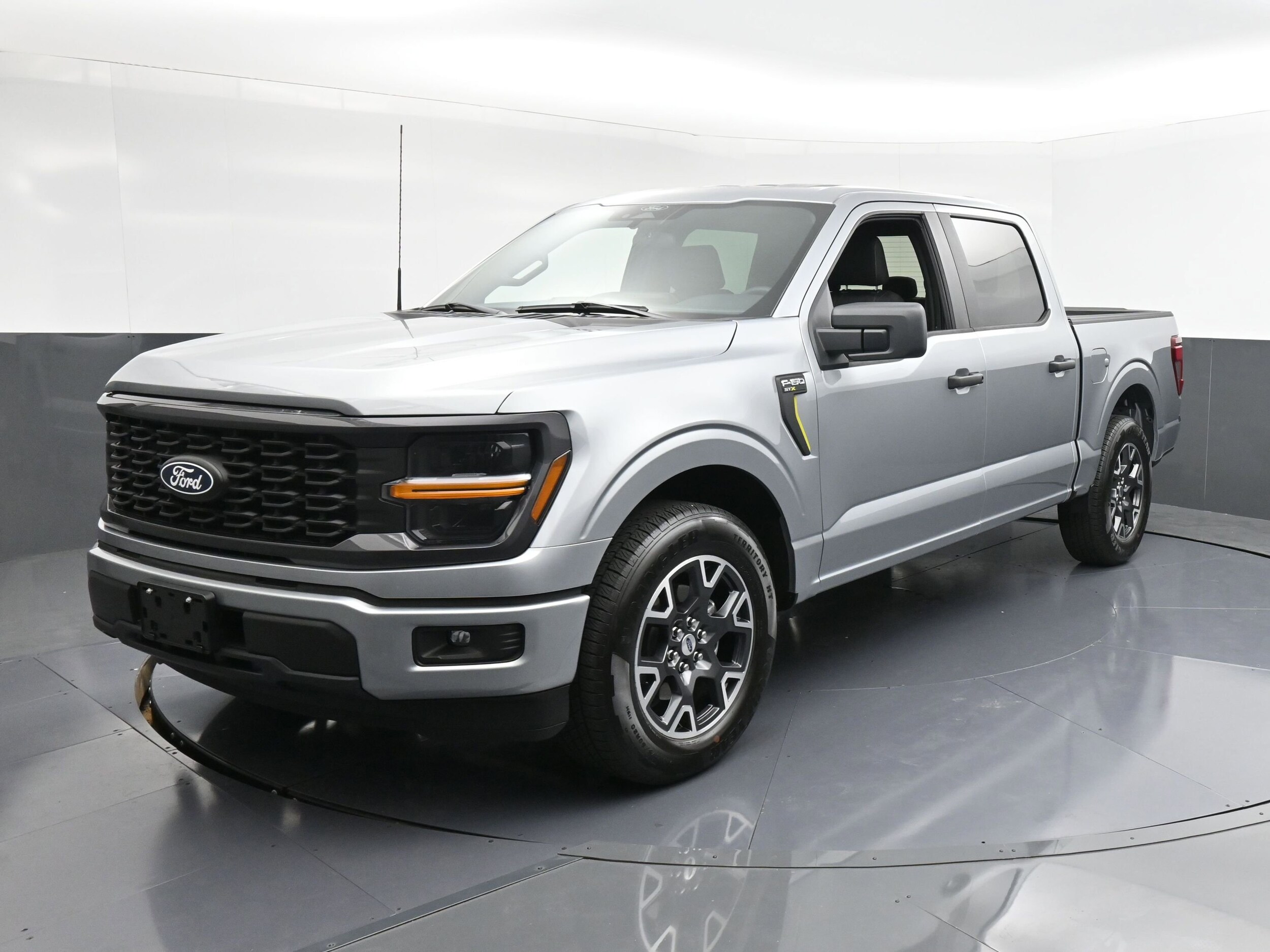 2025 Ford F-150 STX photo 3