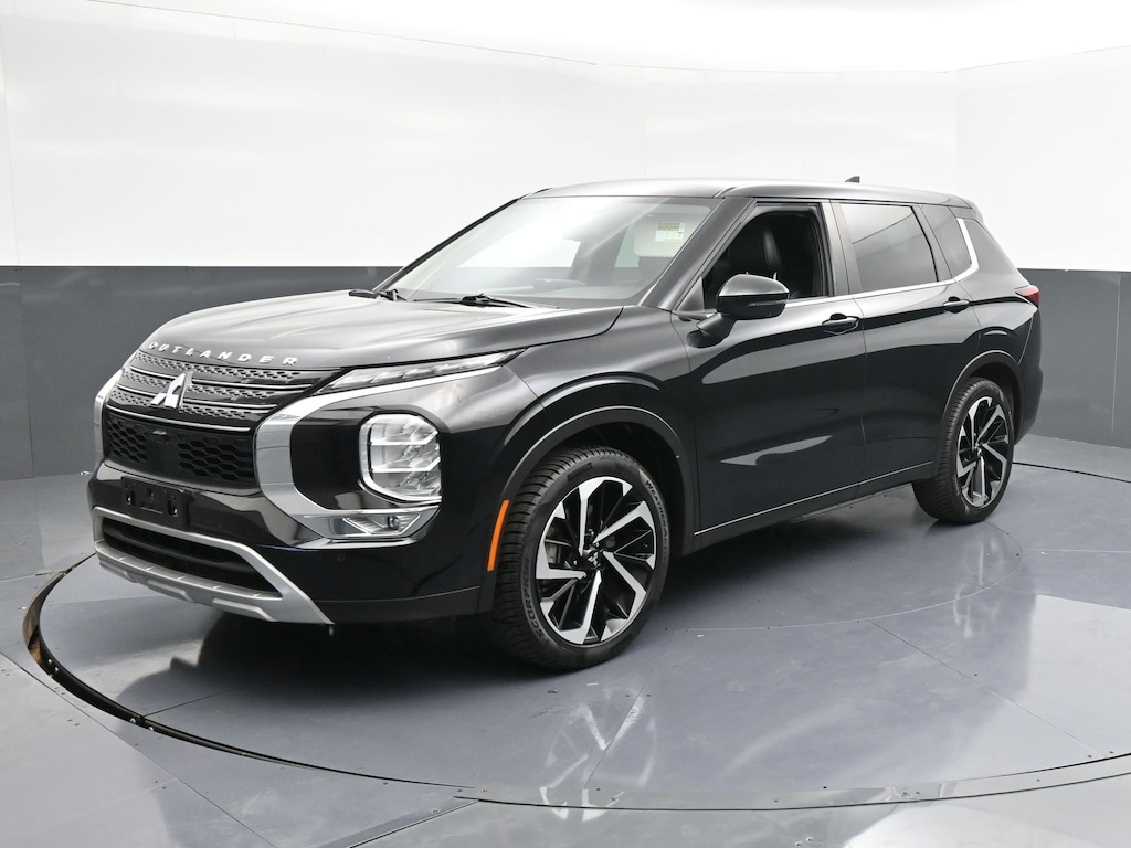 Used 2022 Mitsubishi Outlander SE CUV