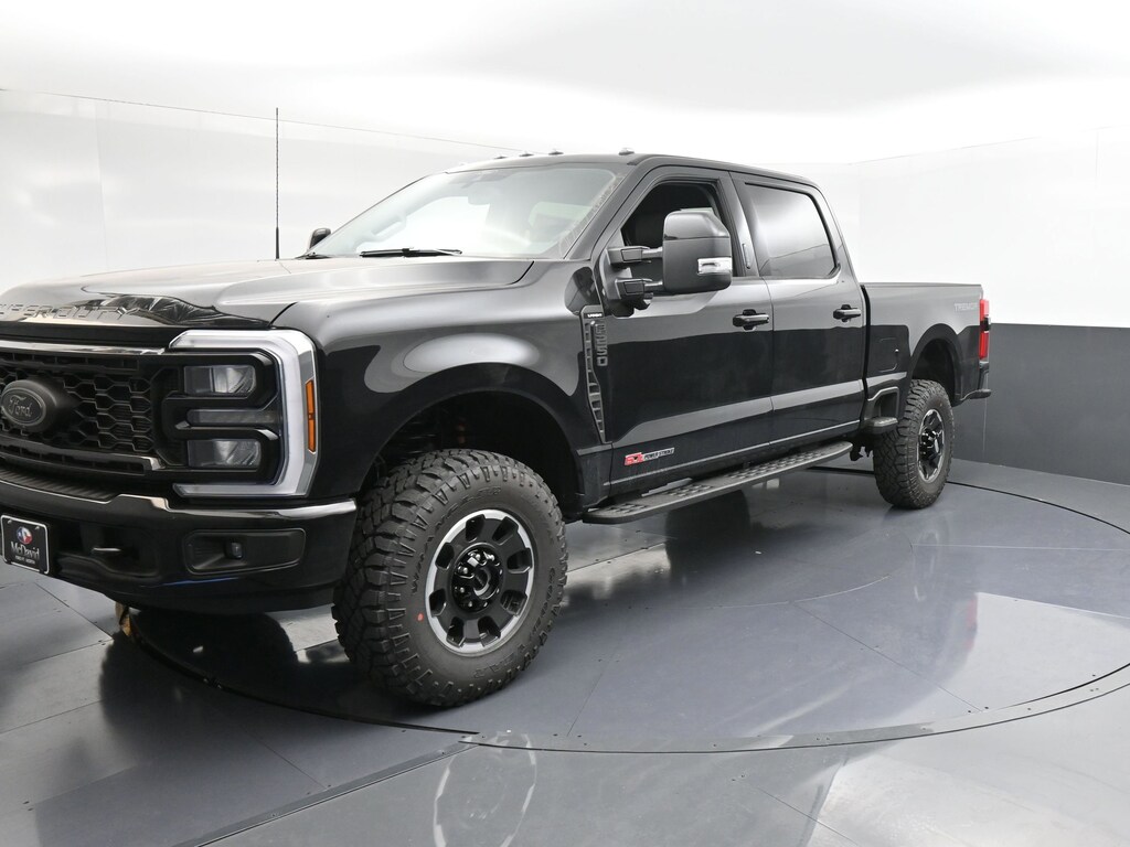 New 2026 Ford F-250 LARIAT Truck Crew Cab