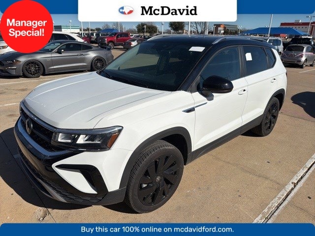 2024 Volkswagen Taos SE's photo