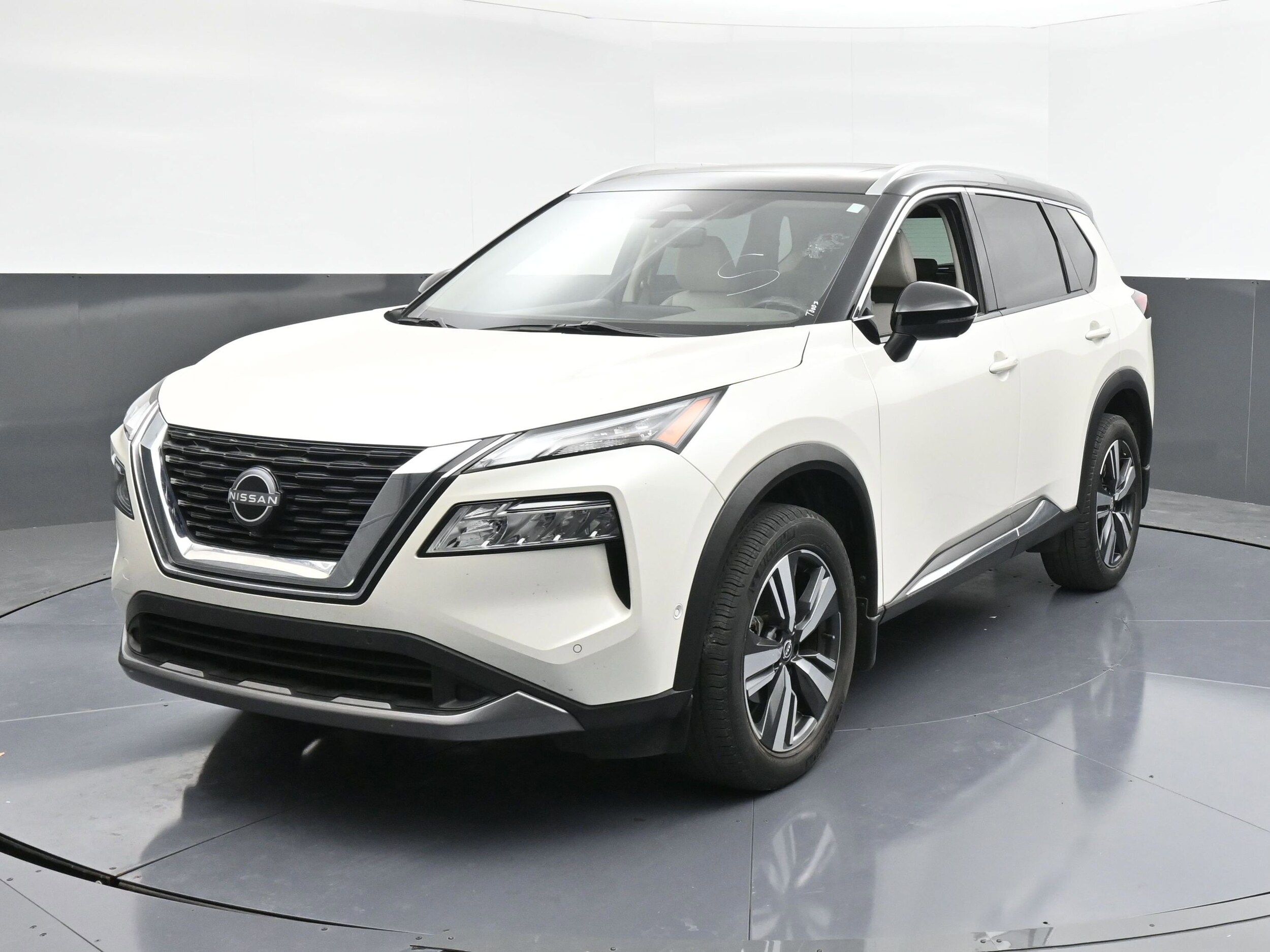 2023 Nissan Rogue SL photo 3