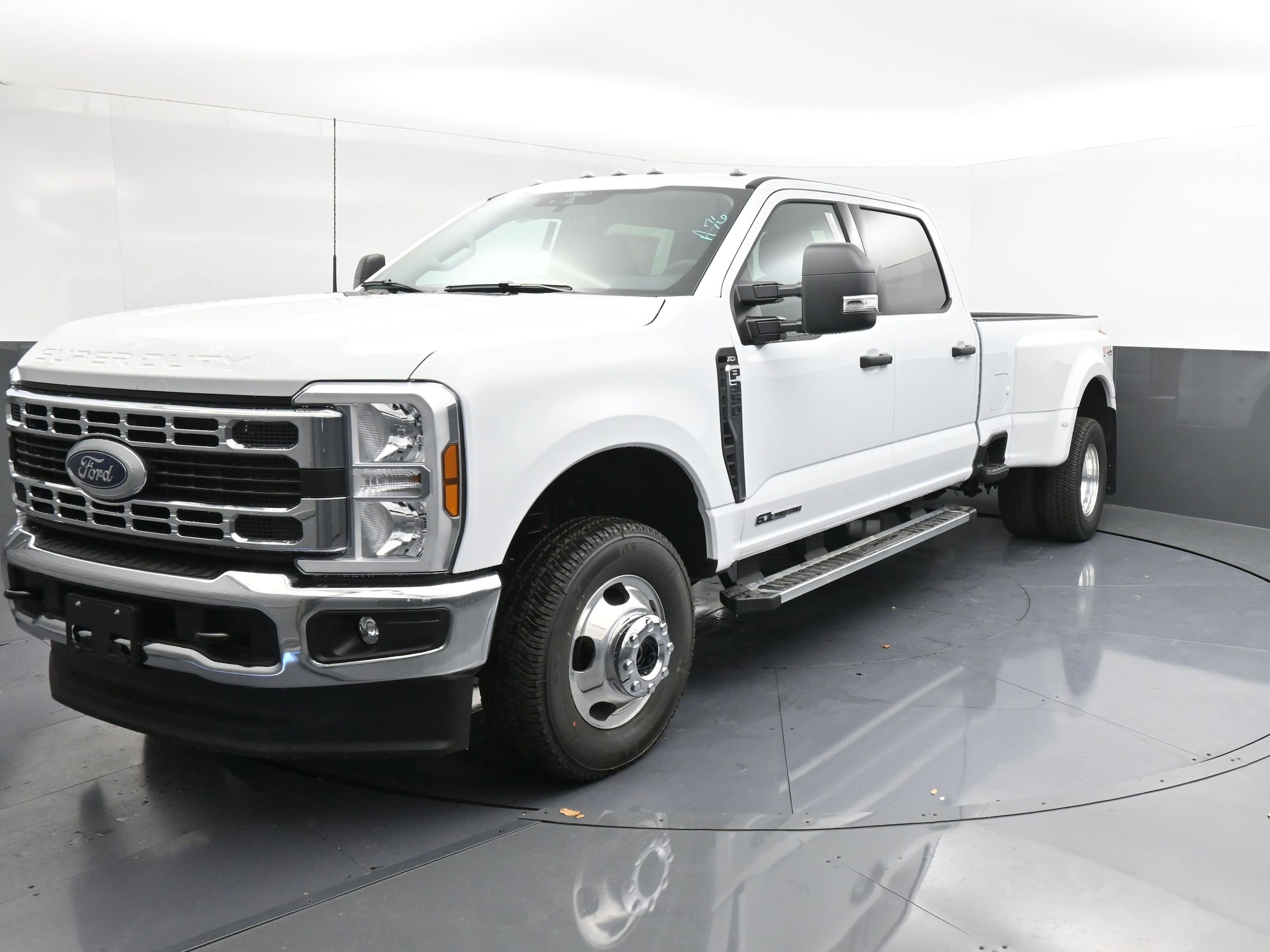 2026 Ford F-350 XLT 4x4 Crew Cab 8' Box DRW's photo