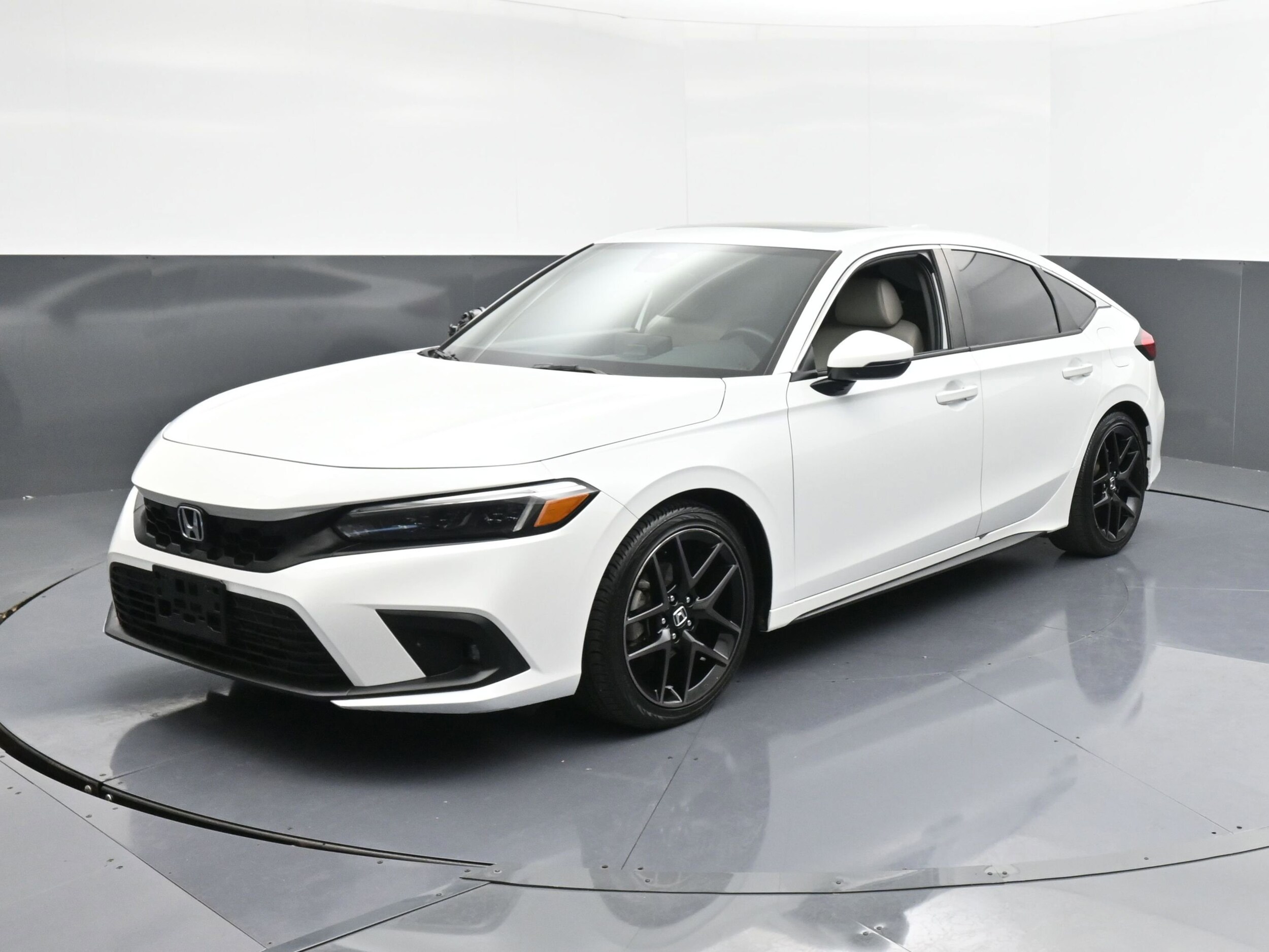 2023 Honda Civic Sport Touring Hatchback photo 3