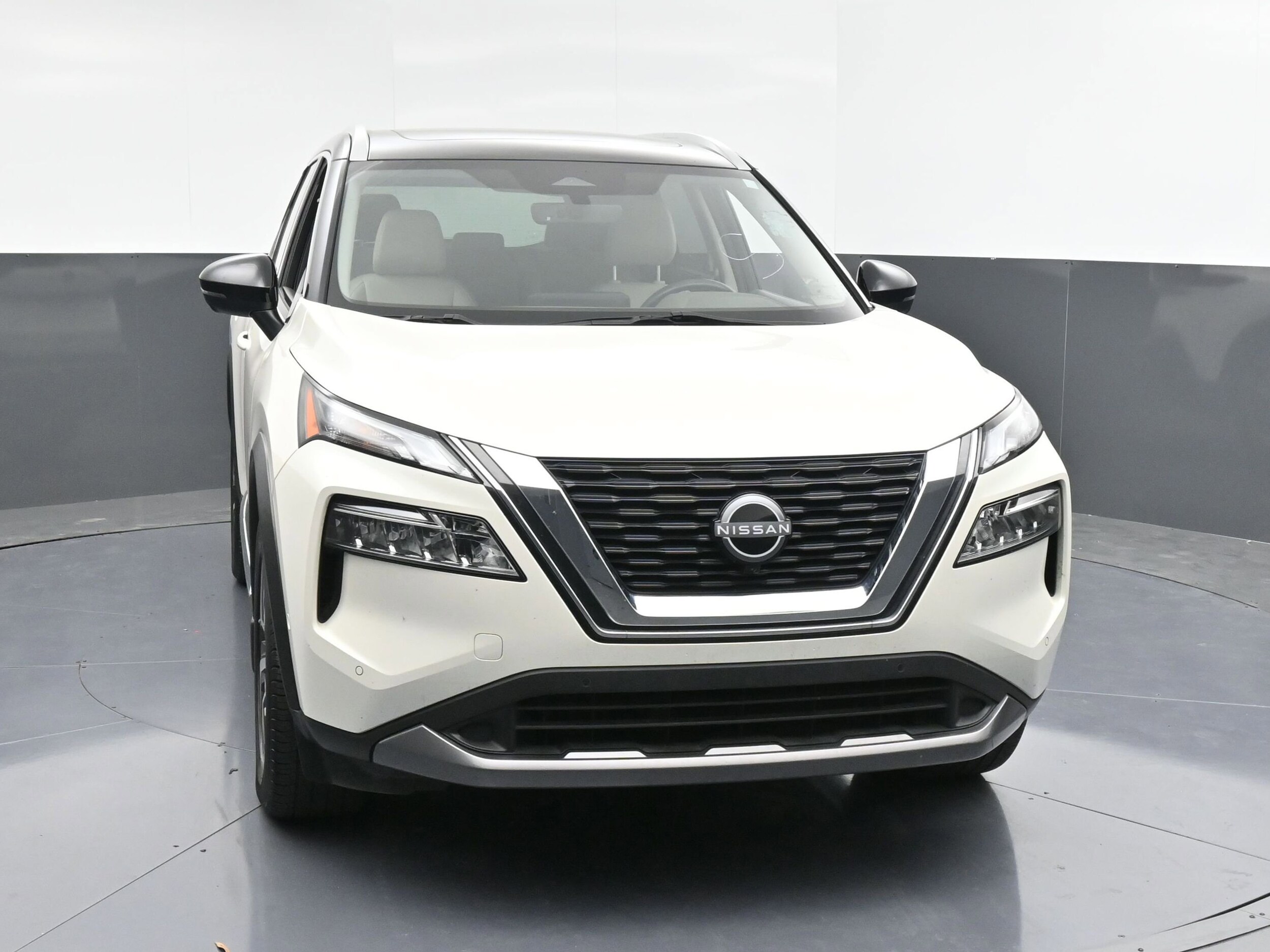 2023 Nissan Rogue SL photo 2