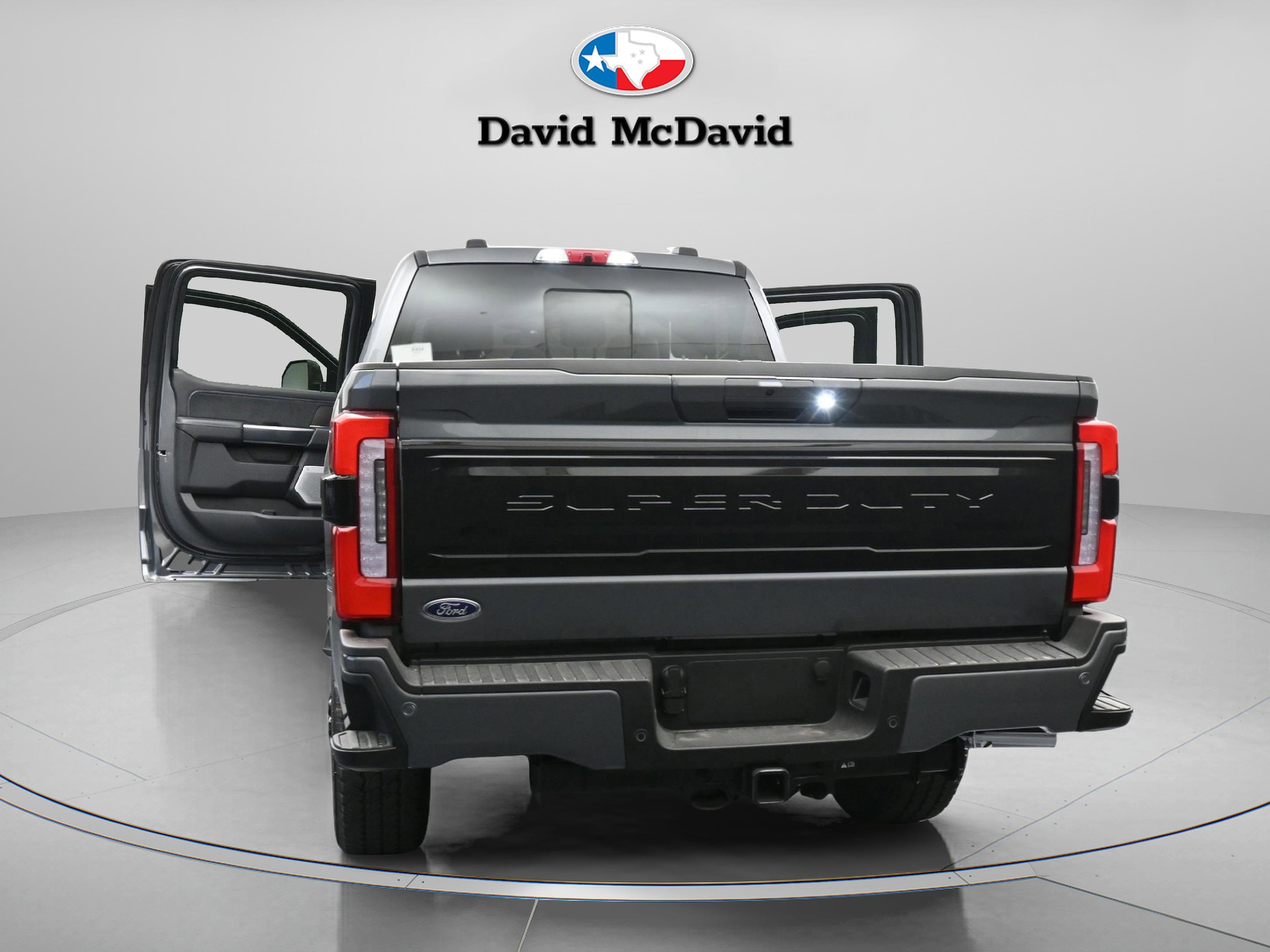 2026 Ford F-250 Super Duty Platinum - Photo 13
