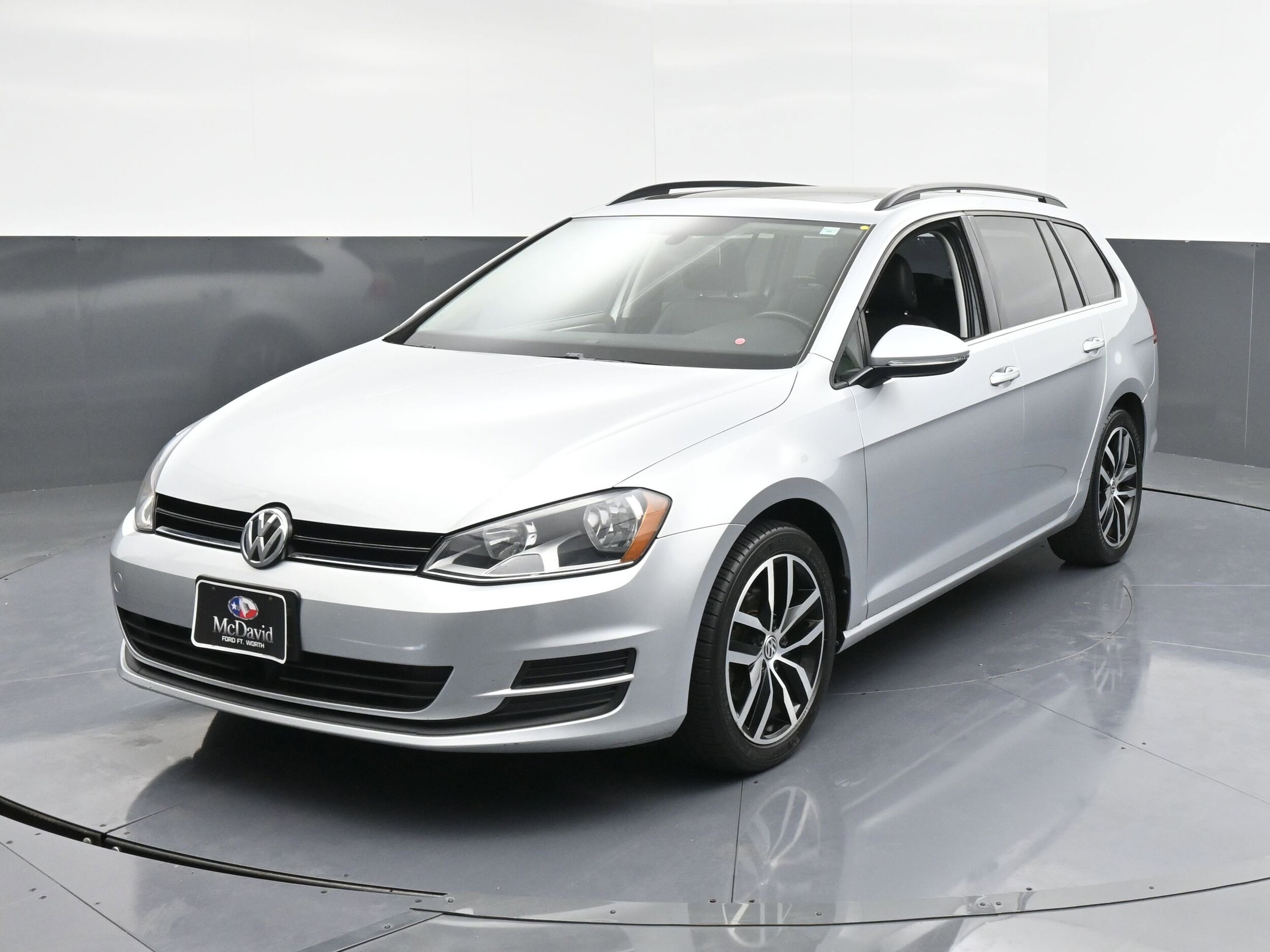 2016 Volkswagen Golf SportWagen TSI Limited photo 3