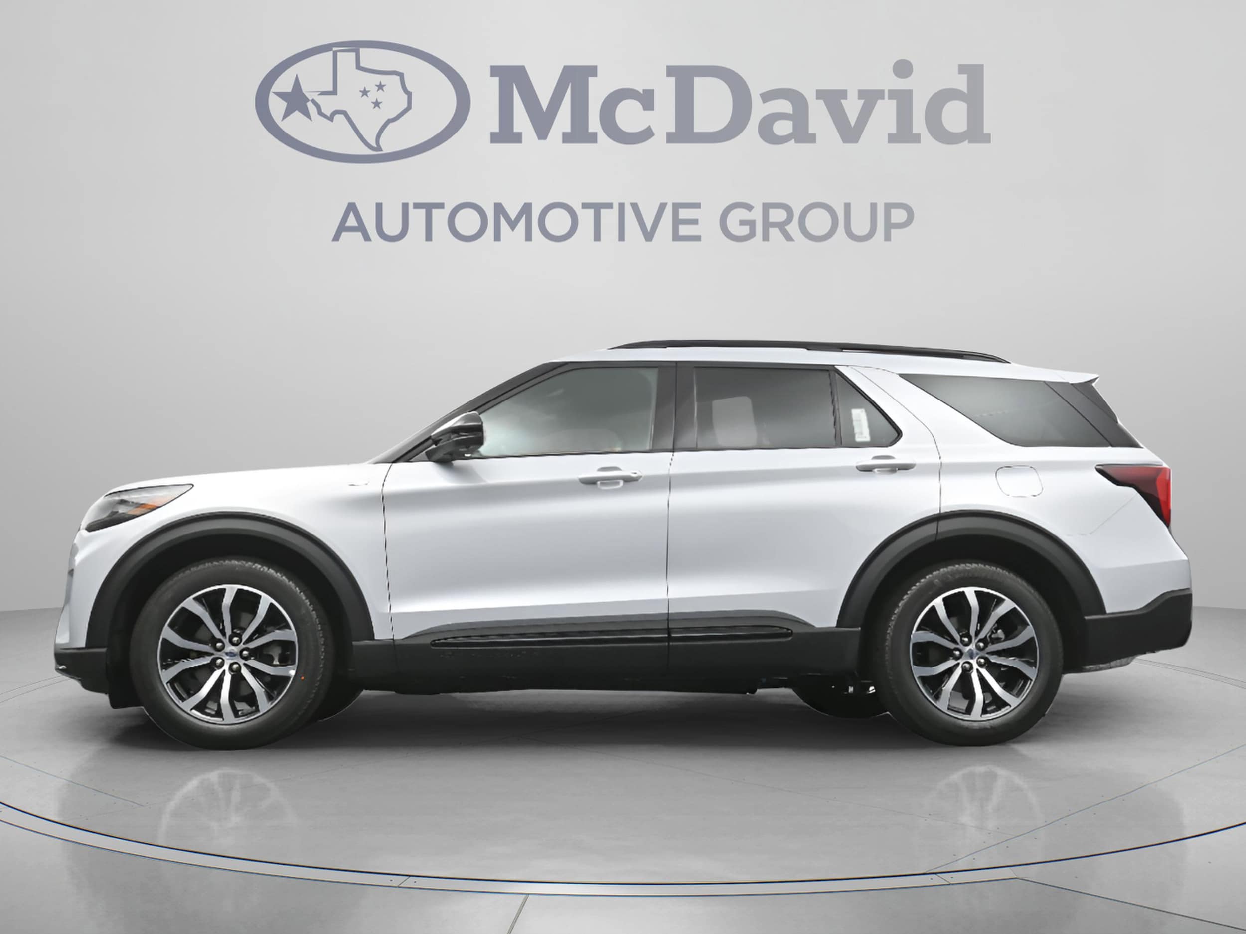 2026 Ford Explorer ST-Line - Photo 13