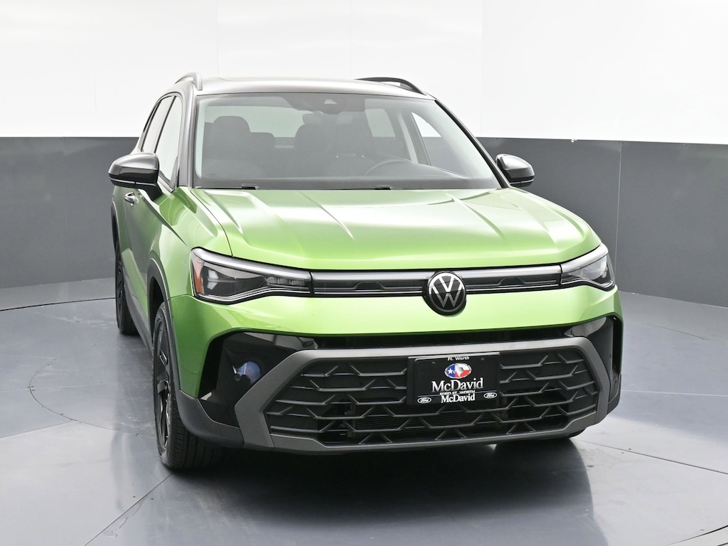 Used 2025 Volkswagen Taos SE Black SUV