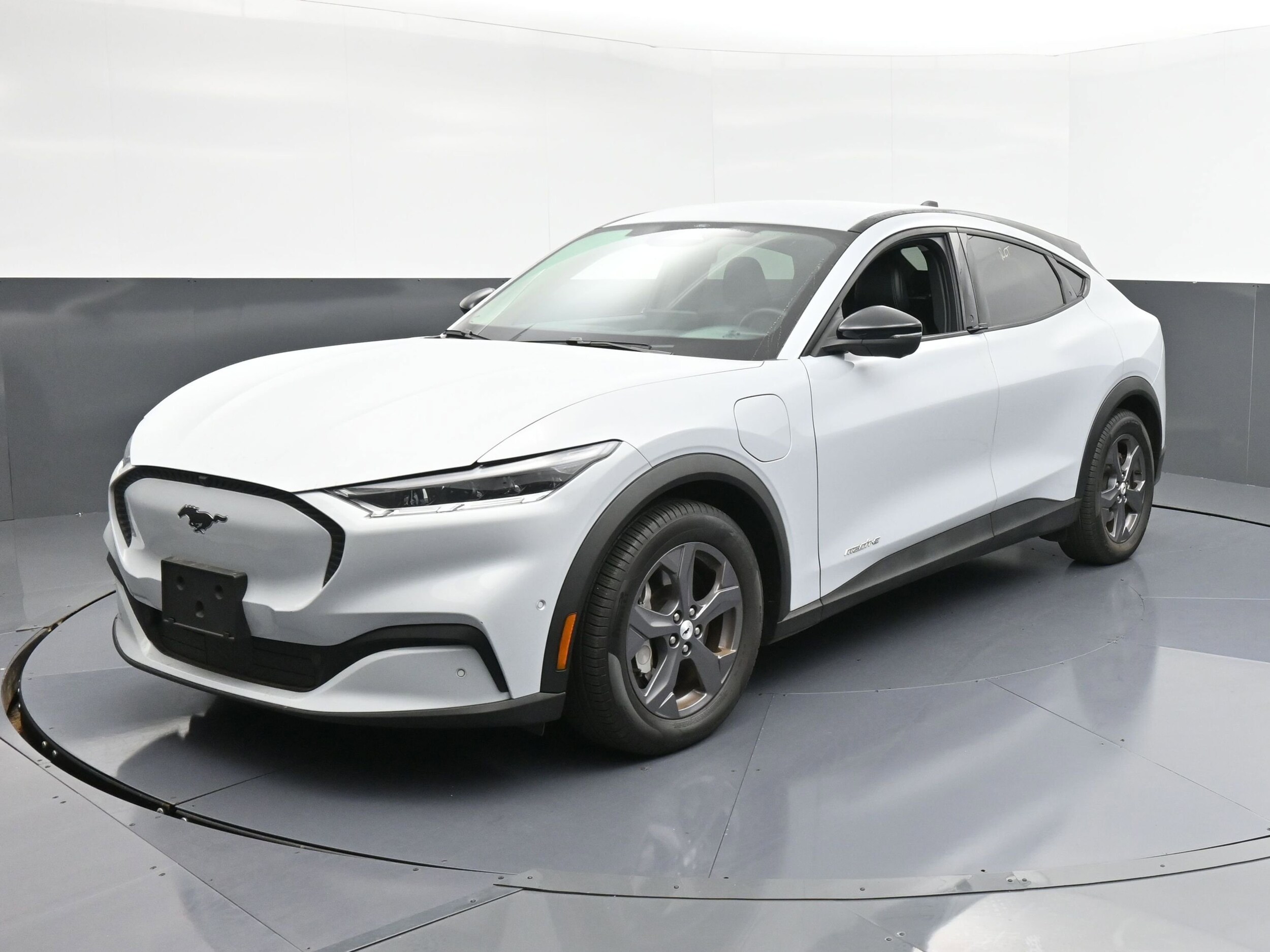 2023 Ford Mustang Mach-E Select photo 3