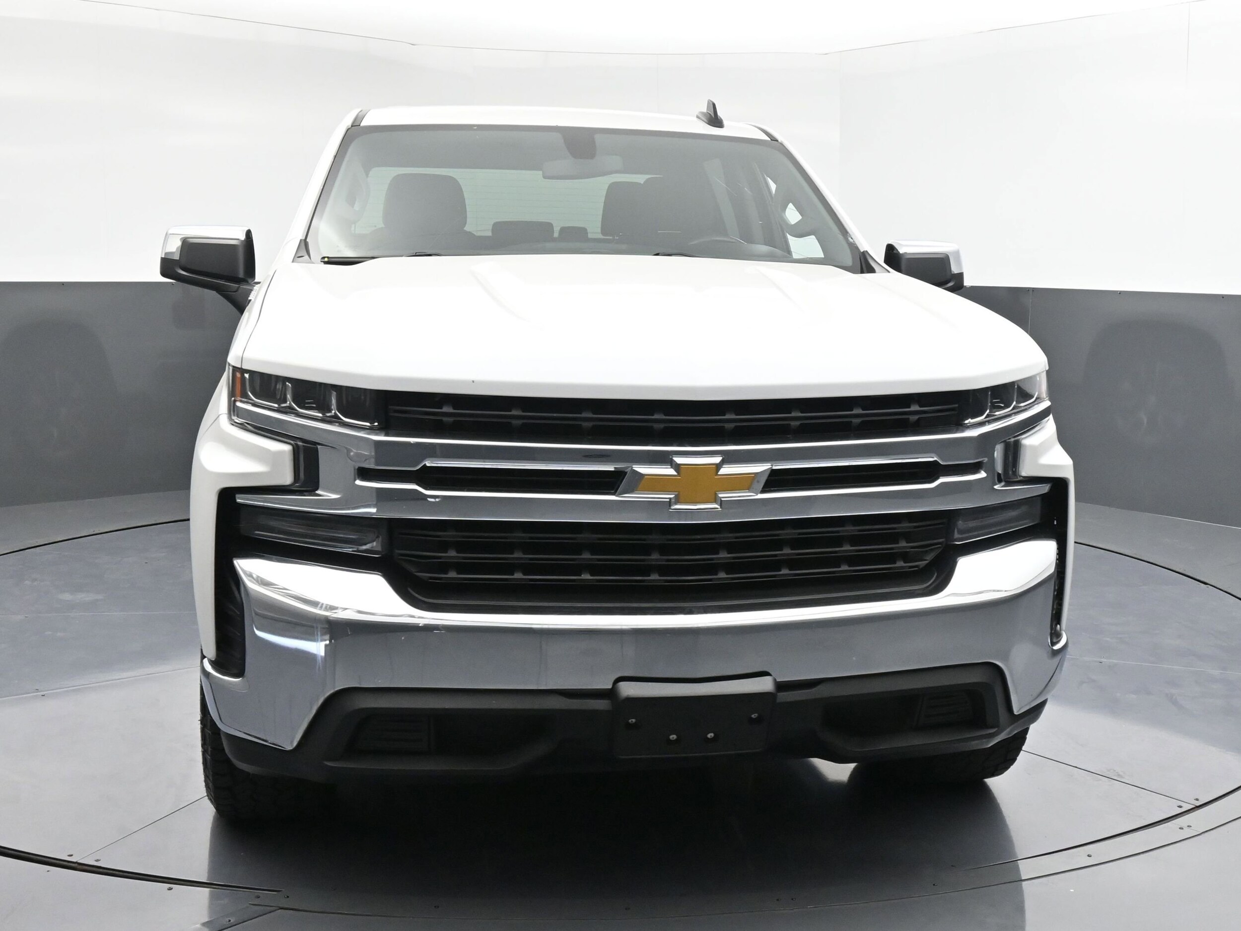 2021 Chevrolet Silverado 1500 LT Texas Edition photo 2