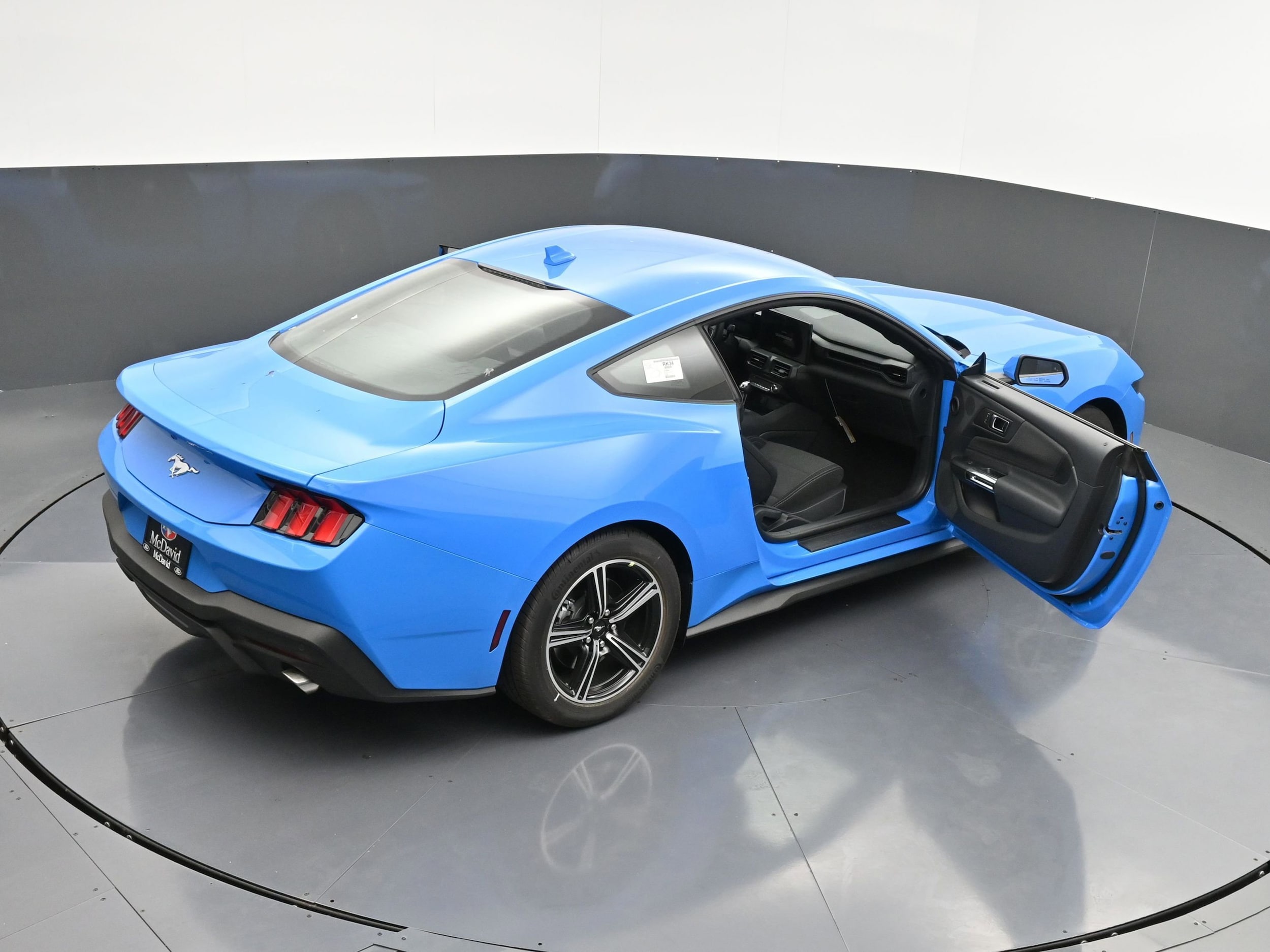 2025 Ford Mustang EcoBoost photo 4