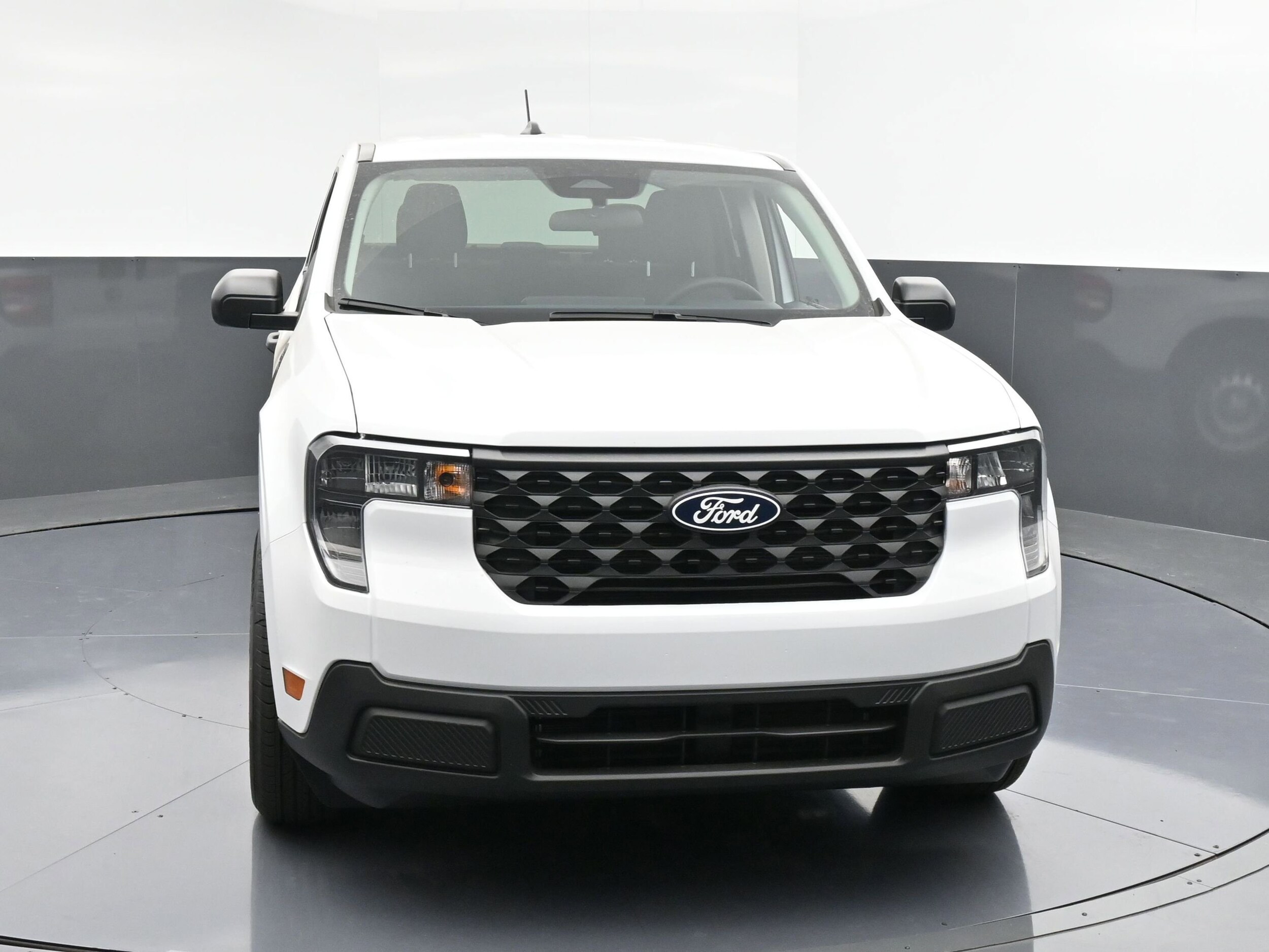 2025 Ford Maverick XL photo 2