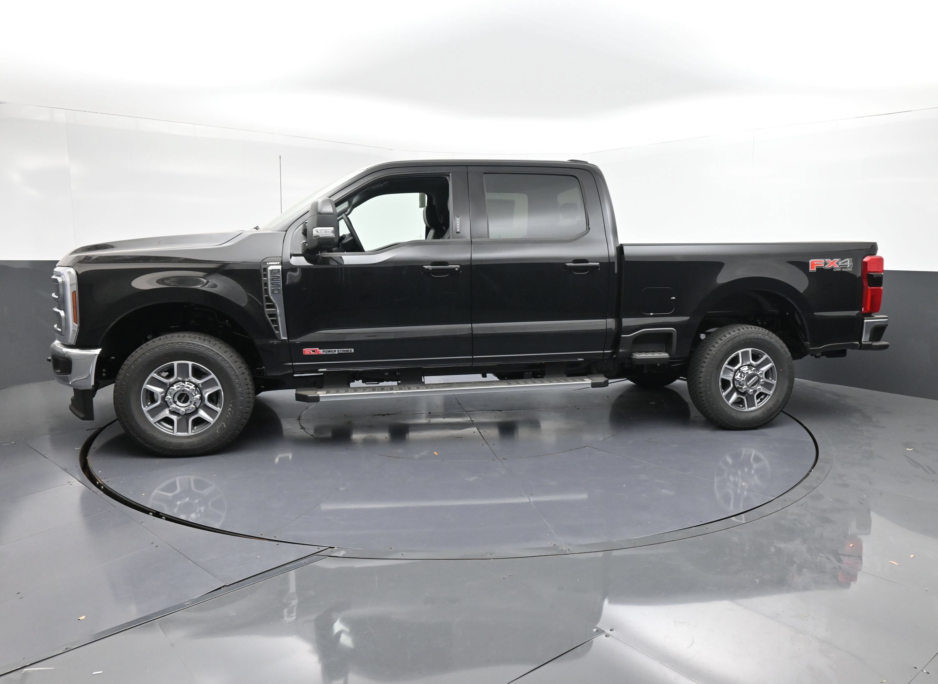 New 2026 Ford F-250 LARIAT Truck Crew Cab